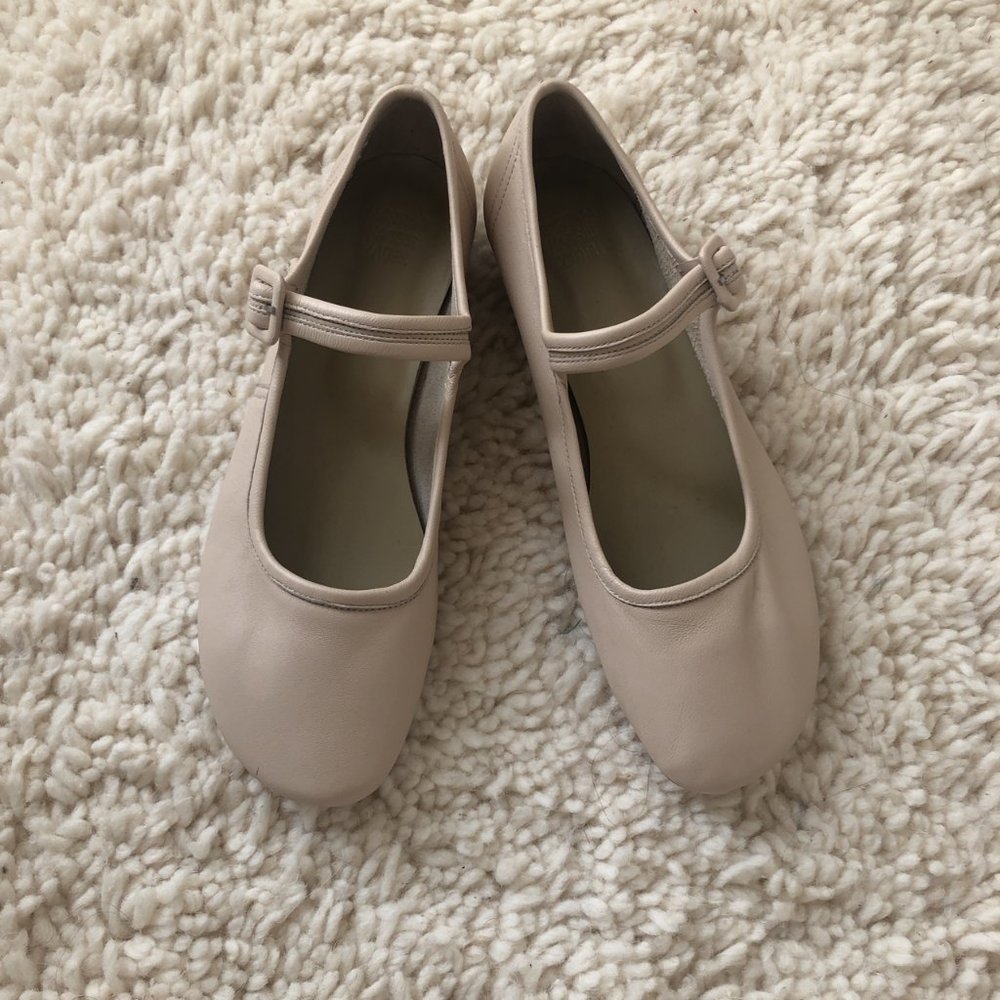 SOLD*  —  Maryam Nassir Zadeh Thelma Flat - Picture 4 of 4